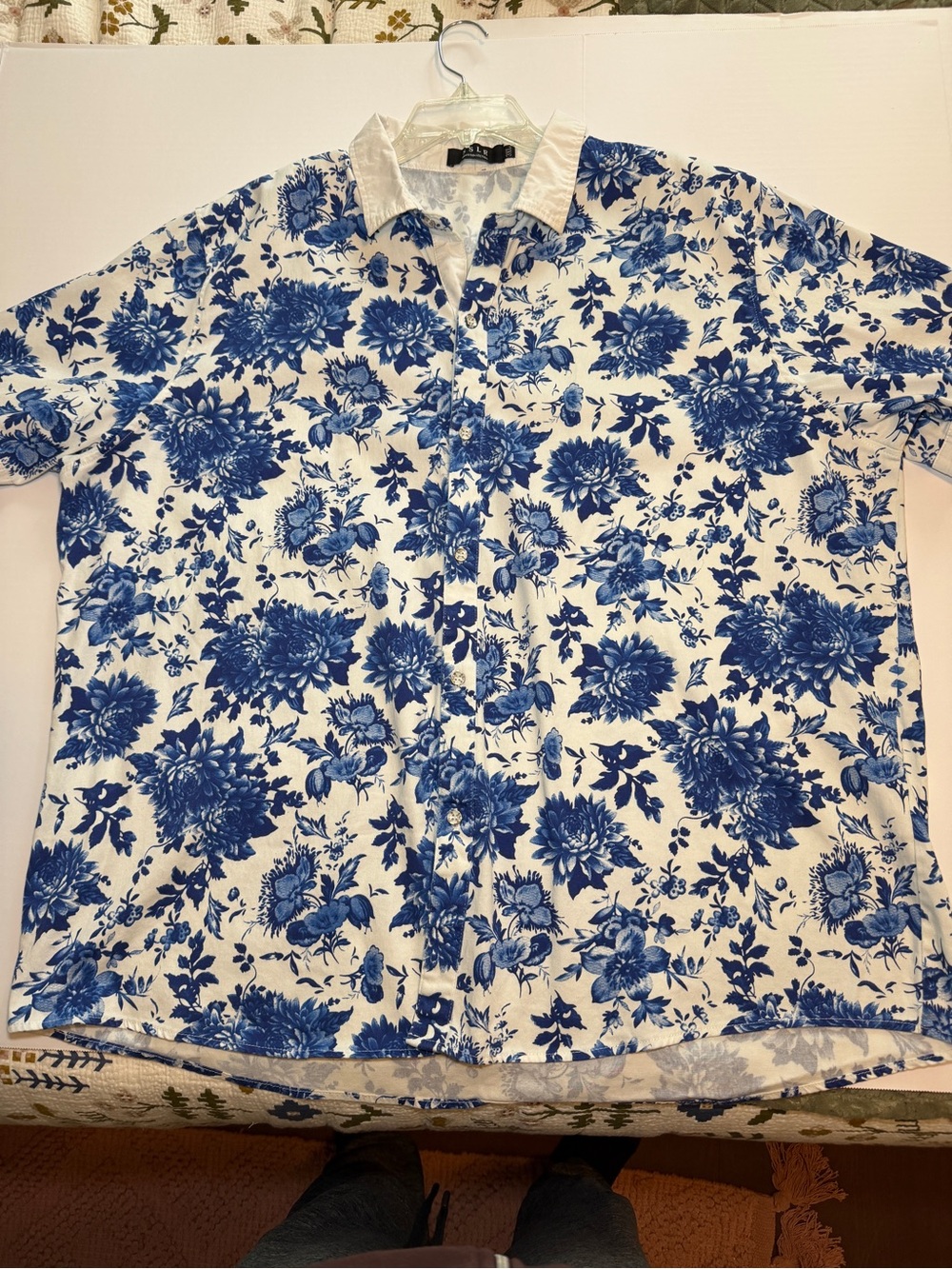 Men's Blue Floral Short-Sleeve Button-Down Shirt by